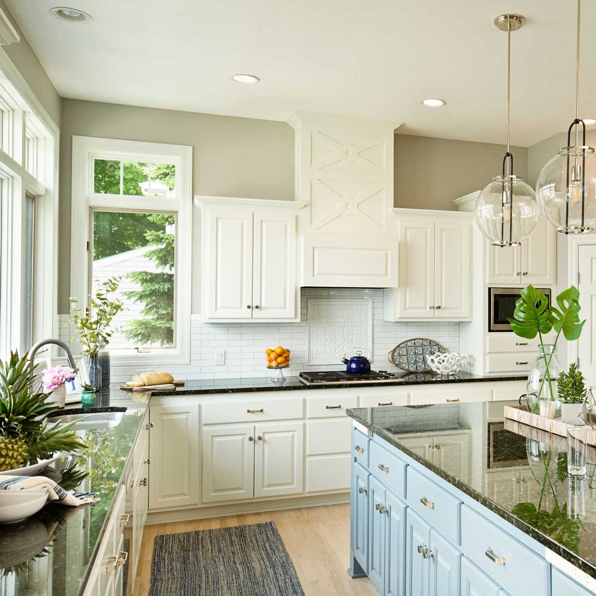 White Kitchen Cabinets