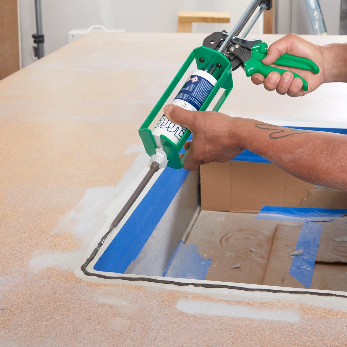 Applying the seam sealer