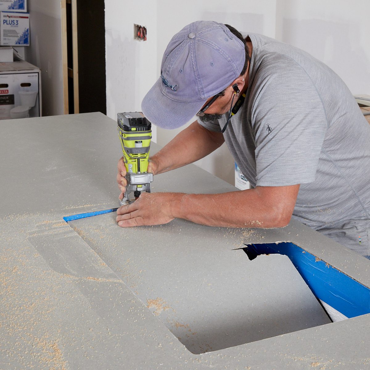 Routing the sink opening