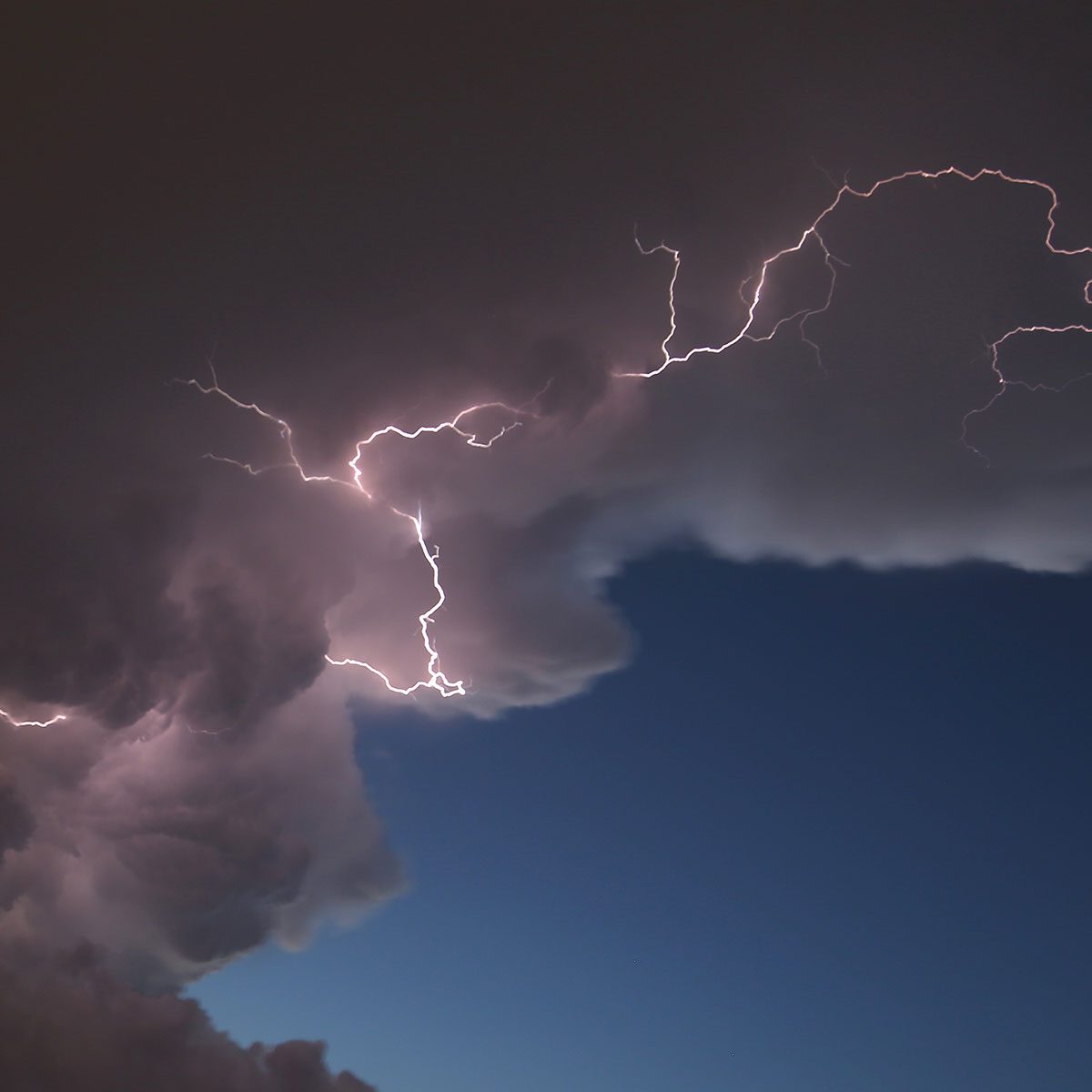 What is Heat Lightning … and Is It Dangerous?