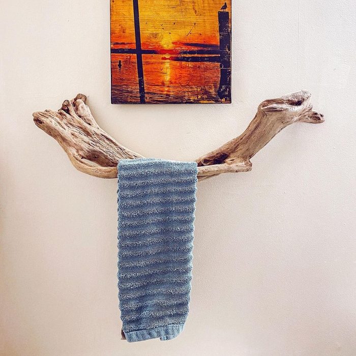 Driftwood Diy Towel Rack