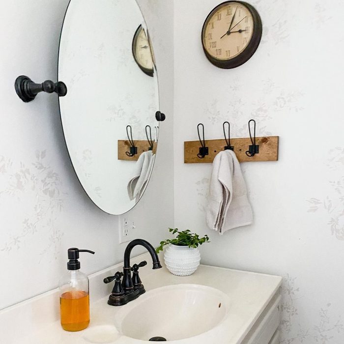 Farmhouse Diy Towel Rack