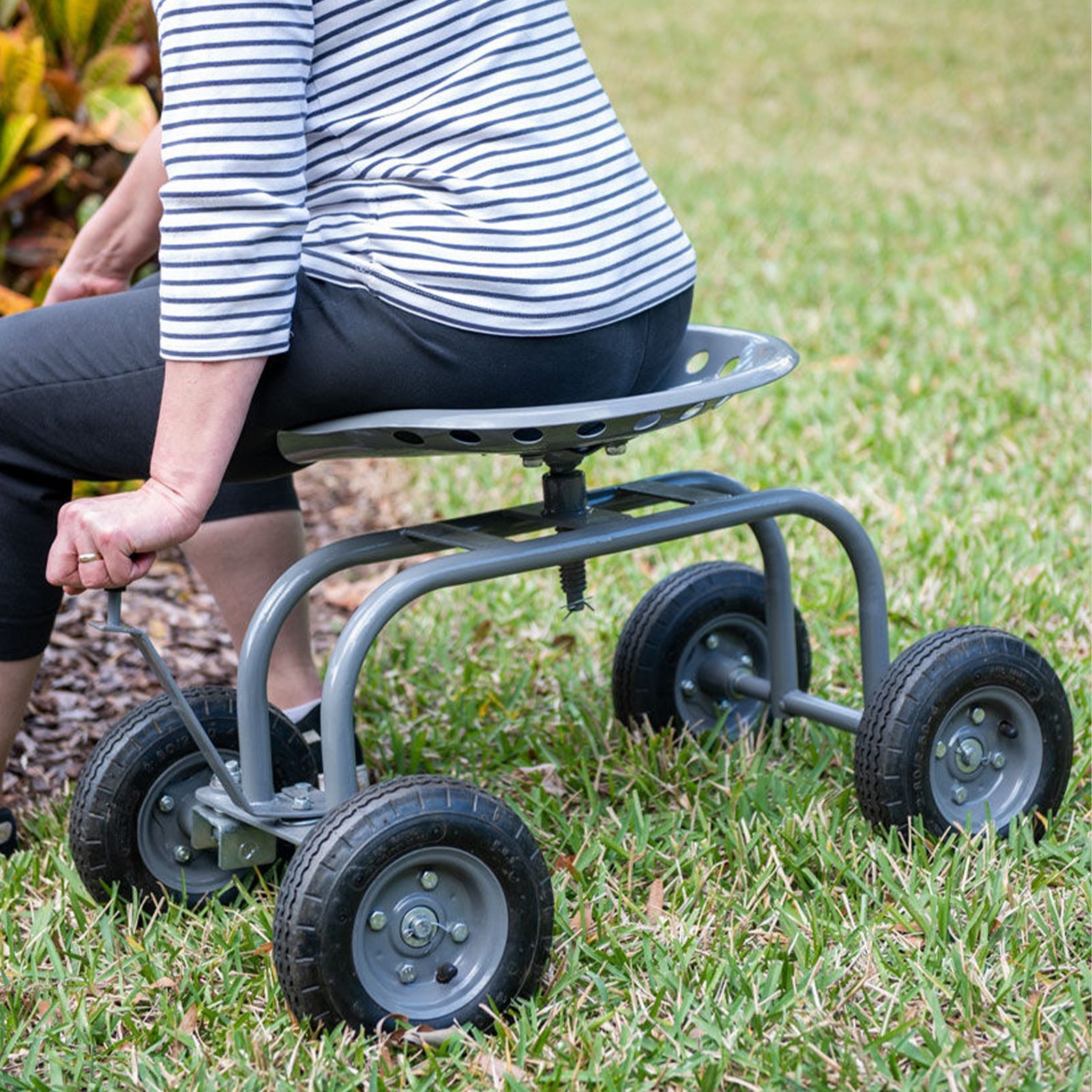 Best Steerable Garden Scooter Via Gardeners