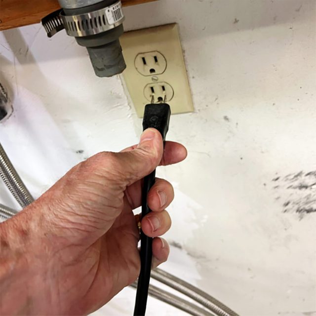 plug - Turn water valves all the way off