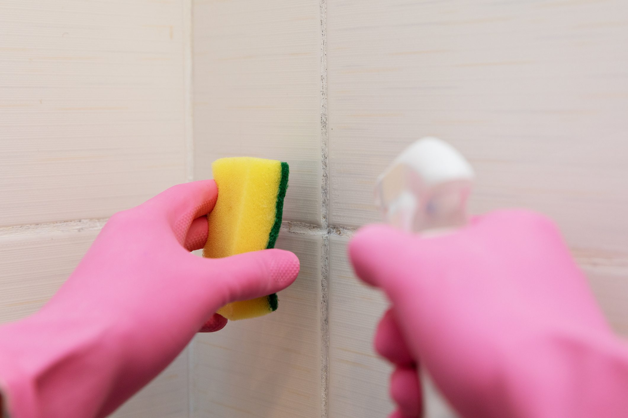 dirty tile cleaning and mold removing from grout