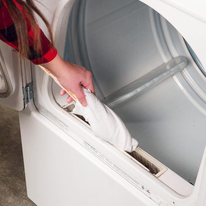cleaning lint trap on dryer