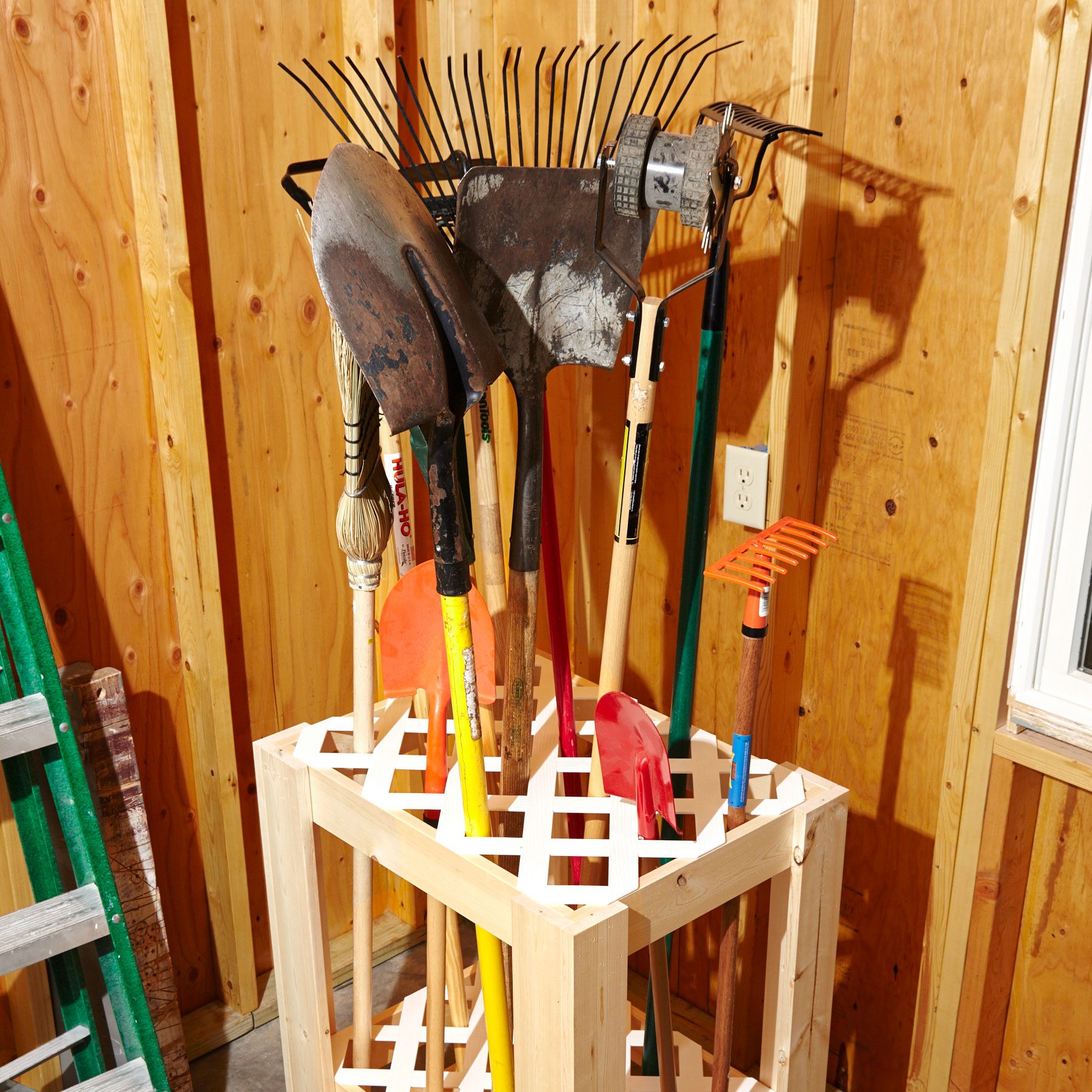 yard tool organizer