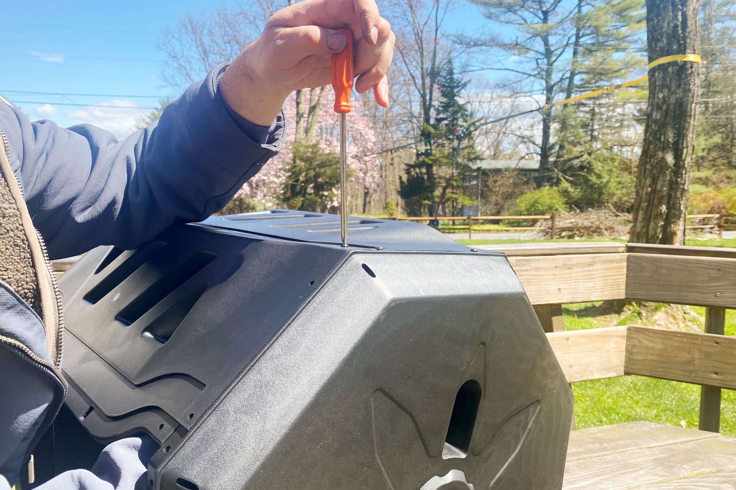 putting together the Vivosun Compost Bin