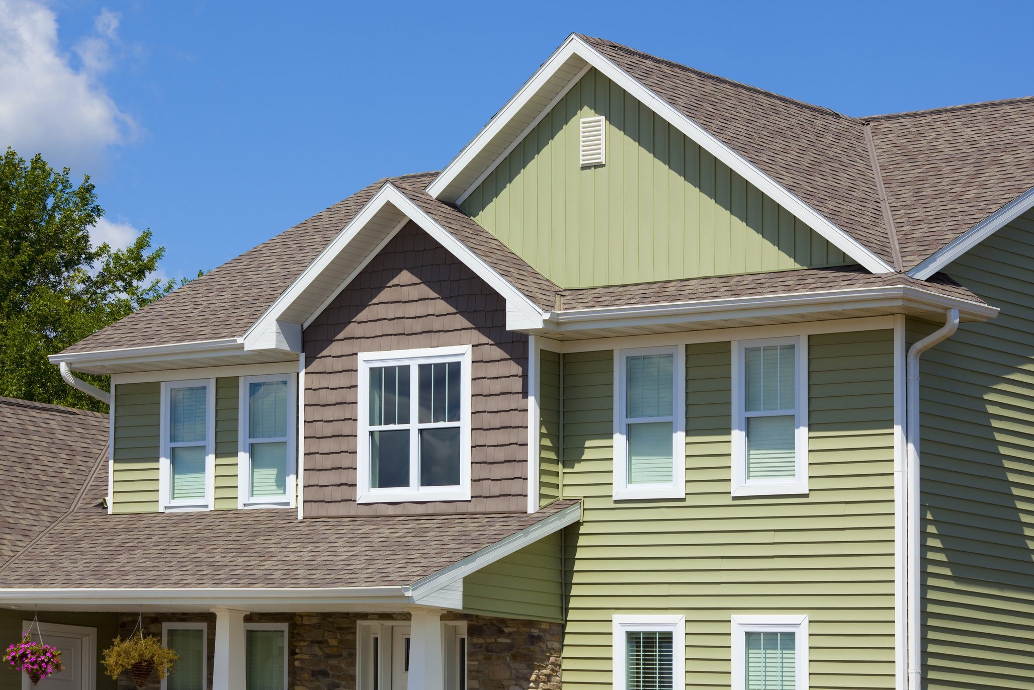 key lime Green and Brown House