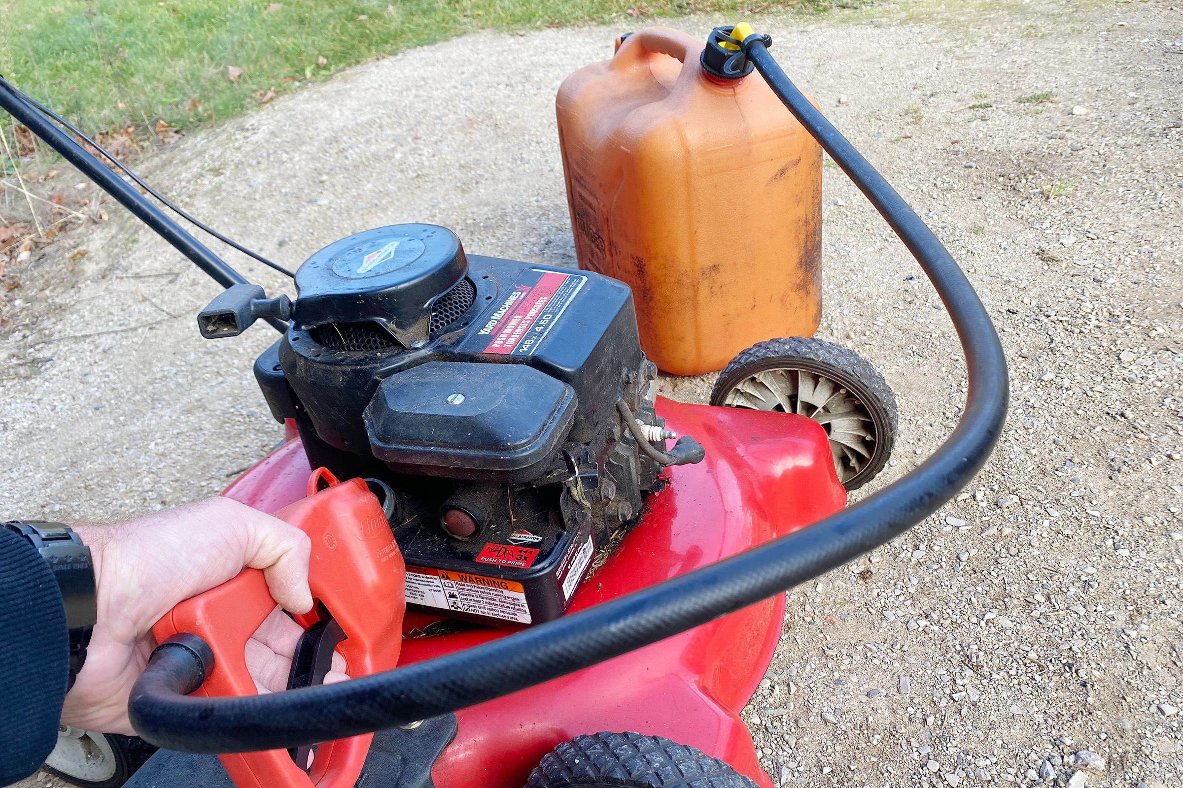 Siphon gas from tank