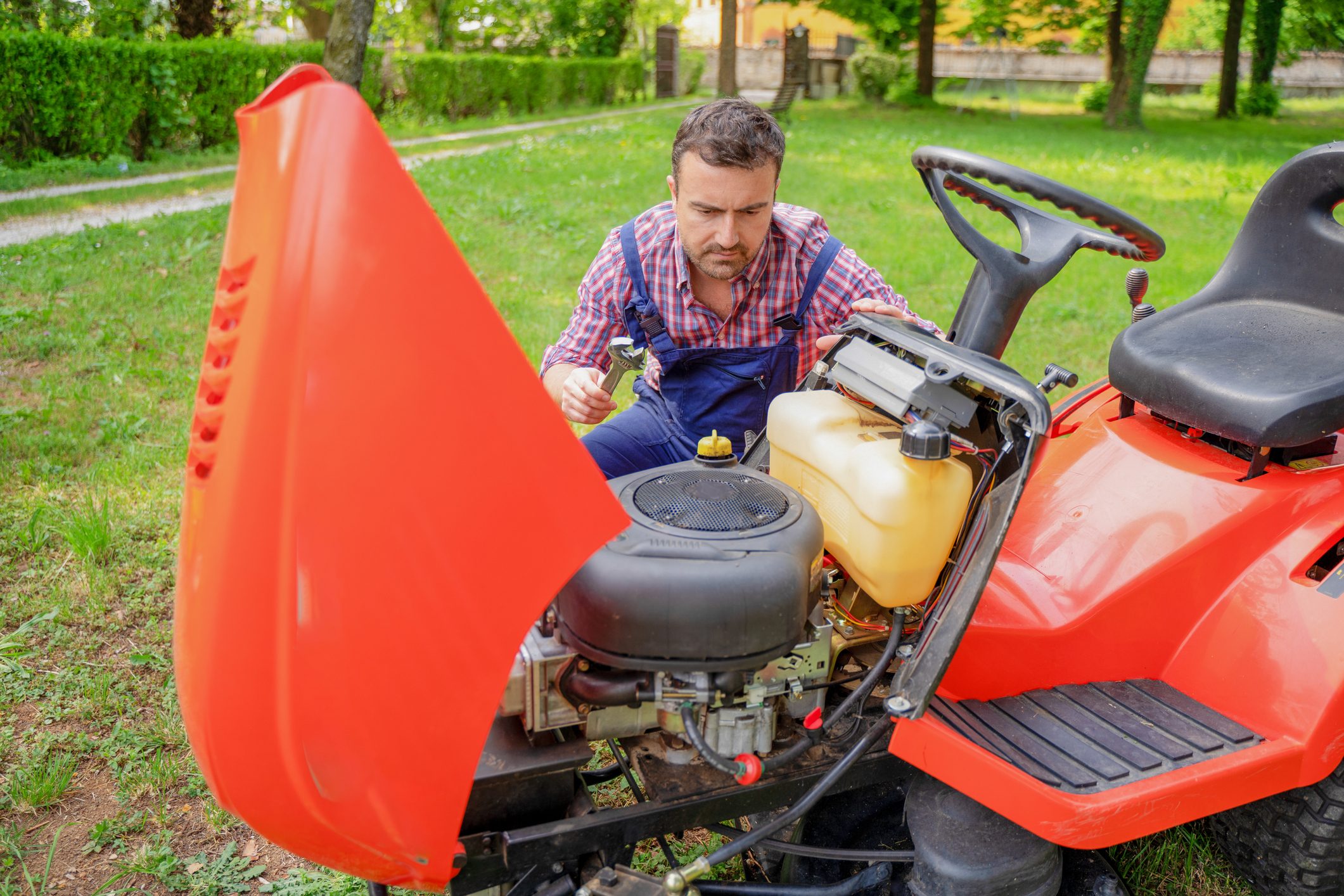 Riding Lawn Mower Maintenance and Repair Guide