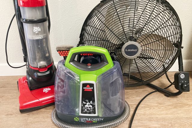 Materials for cleaning the carpet