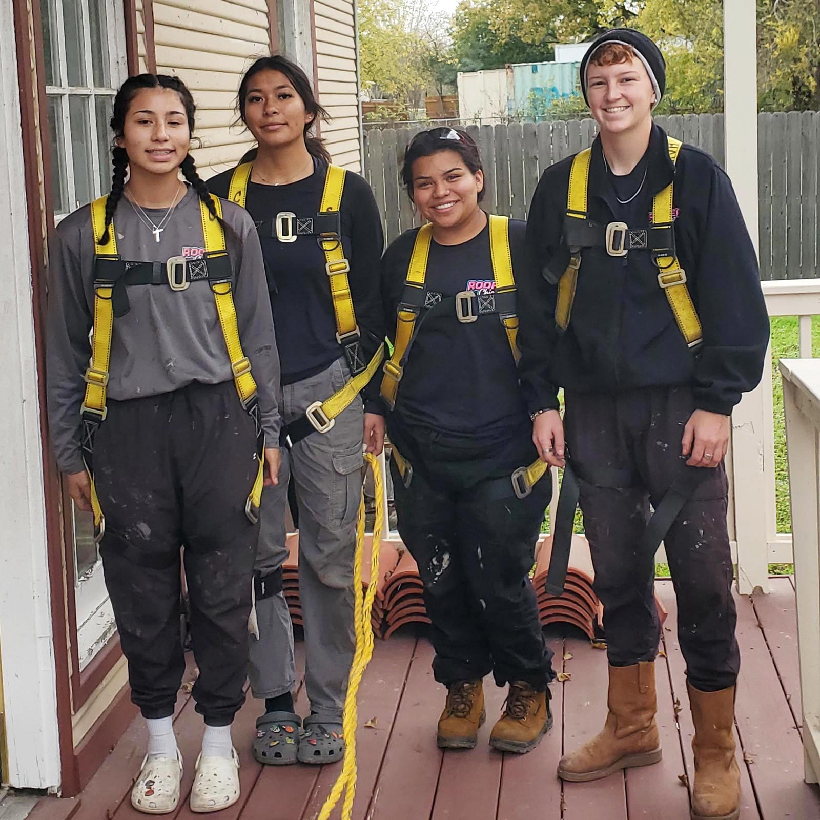 Roof contractor Girl team