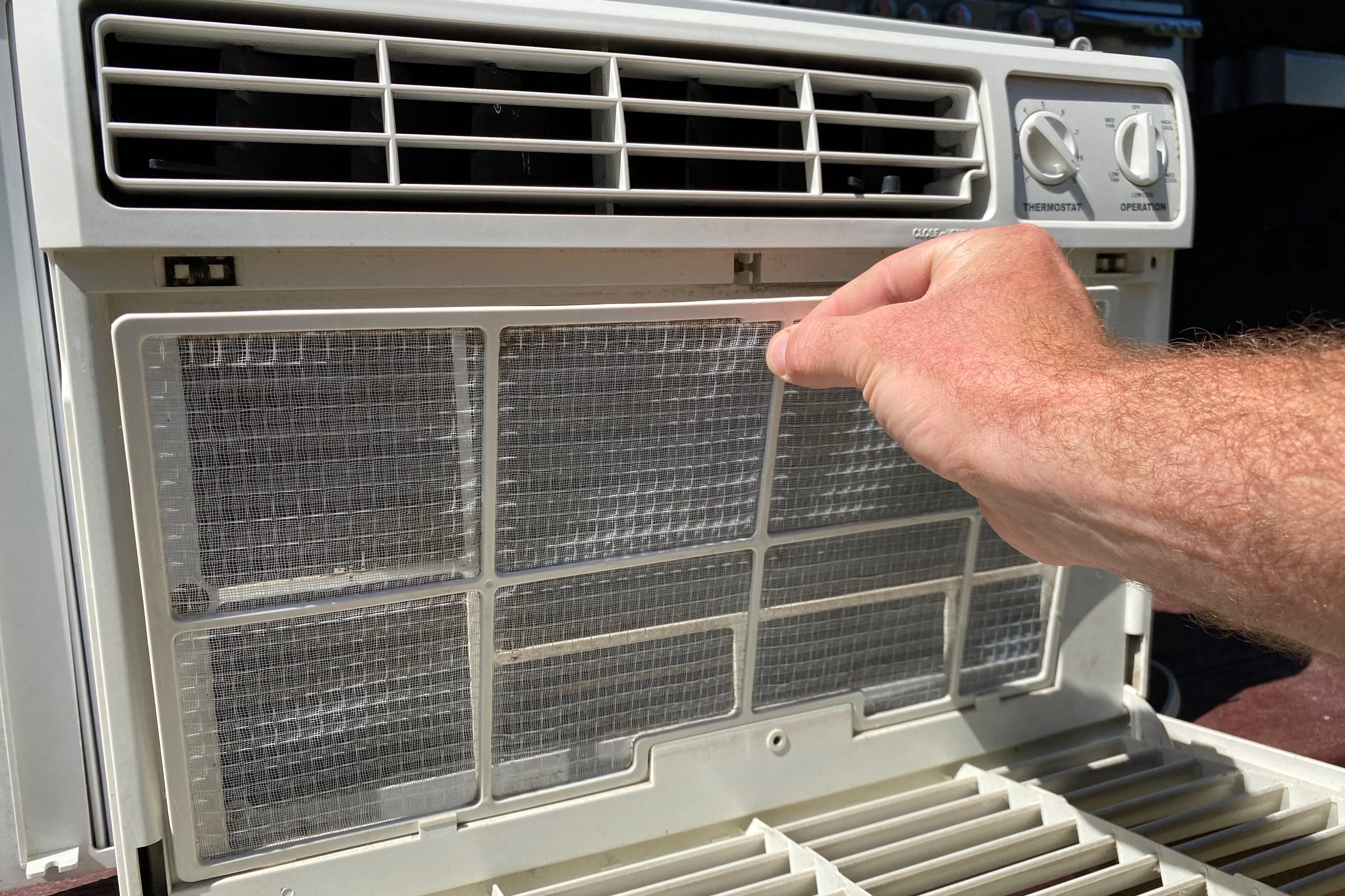 replacing air conditioner filters