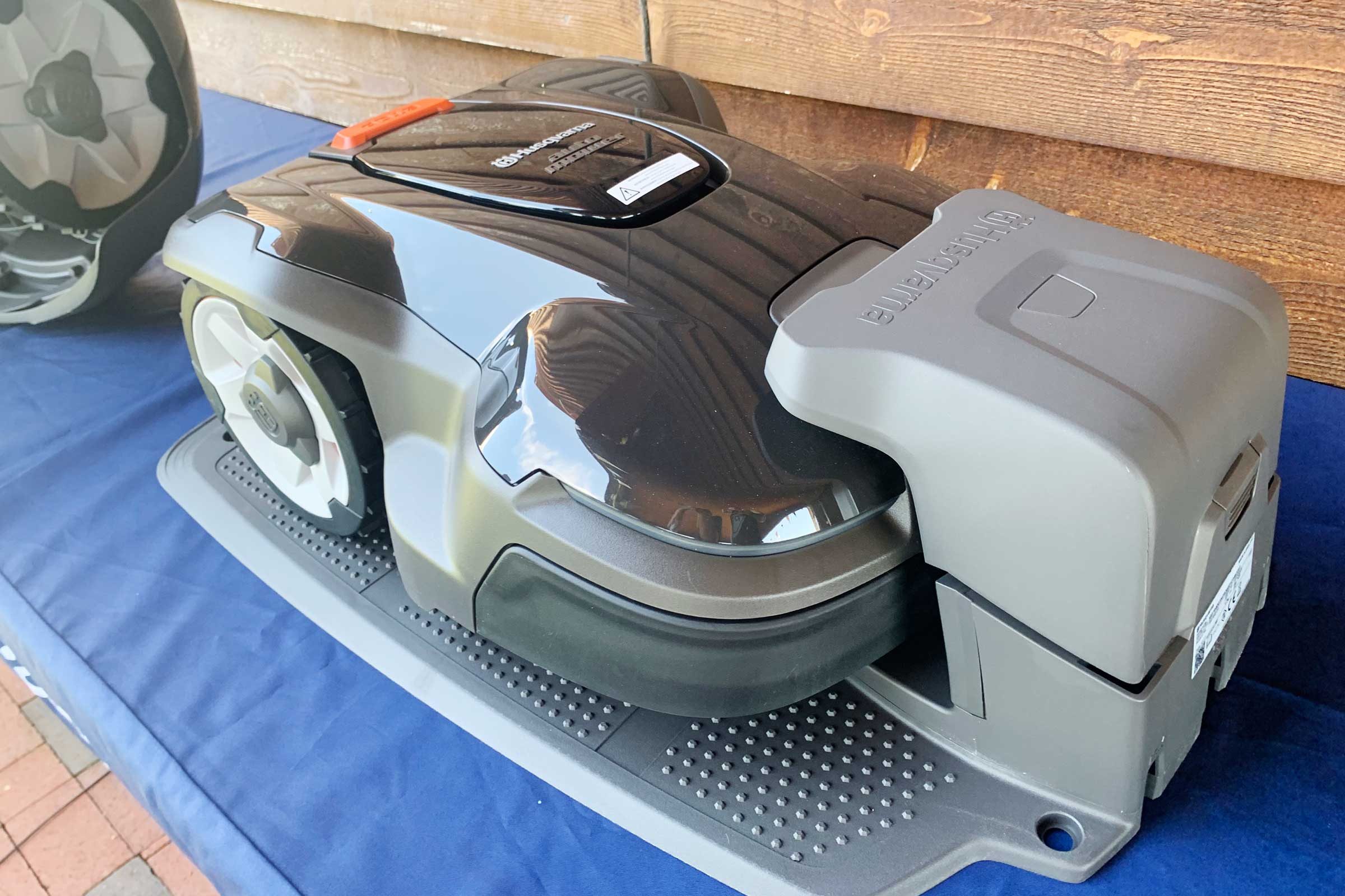 Husqvarna Automower: Is a Robotic Lawn Mower the Future of Lawncare?