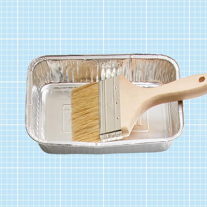 Disposable brush in a Metal container