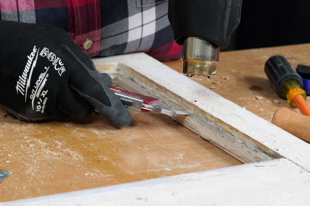 Fhmvs23 Mf 06 23 Replacingglass Step3