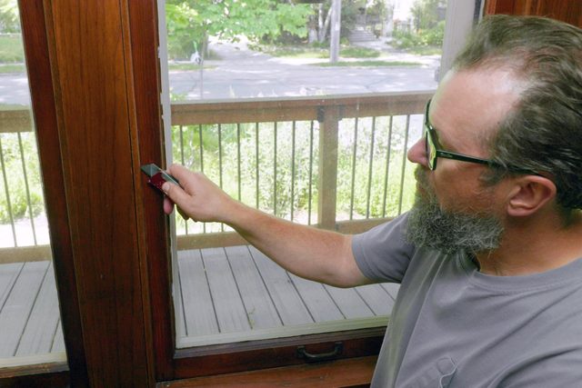 Fhmvs23 Pk 06 27 Freeingupoldwindows Step1