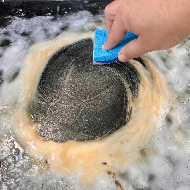 scrub baking soda on grill