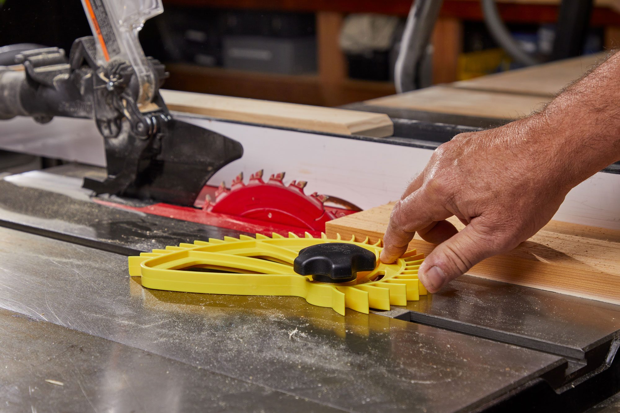 Hedgehog Featherboard features