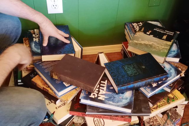 checking stability of book christmas tree