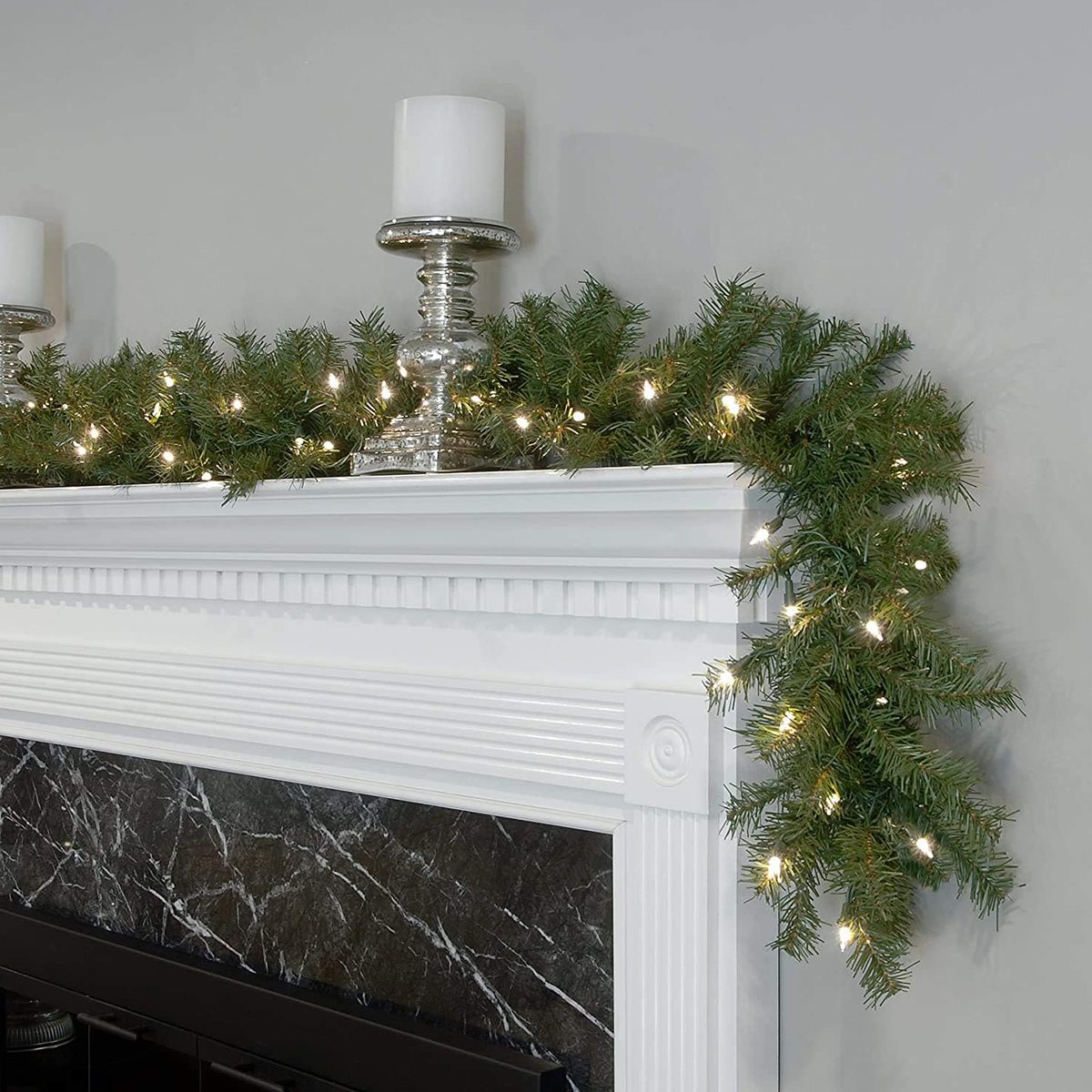 9 Foot Pre Lit Garland