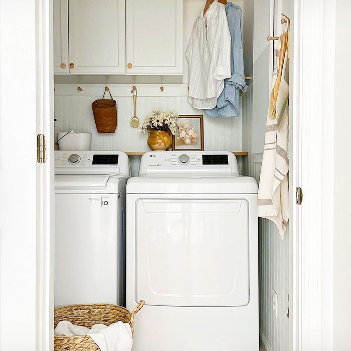 Fhm 10 Gorgeous Farmhouse Laundry Room Ideas Paintable Wallpaper