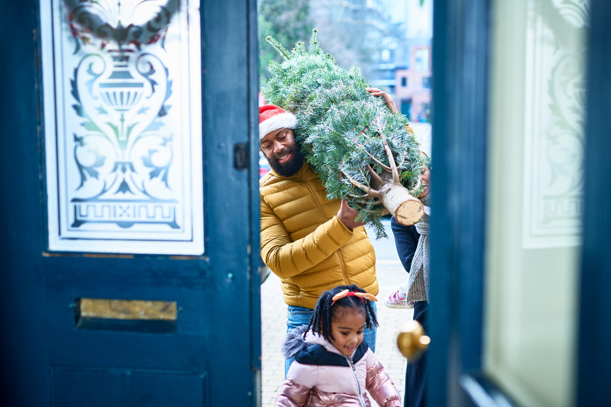 How To Prepare Your Home For a Real Christmas Tree