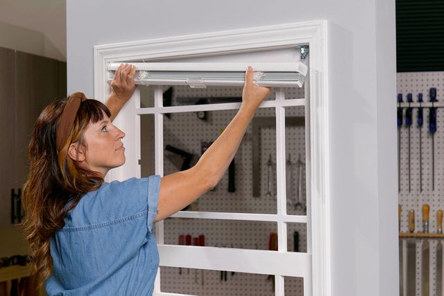 How To Install Window Blinds Fhmvp23 Mf 08 21 Installblinds Ss Edit