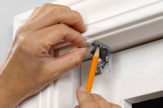 How To Install Window Blinds Fhmvs23 Mf 08 21 Installblinds 2