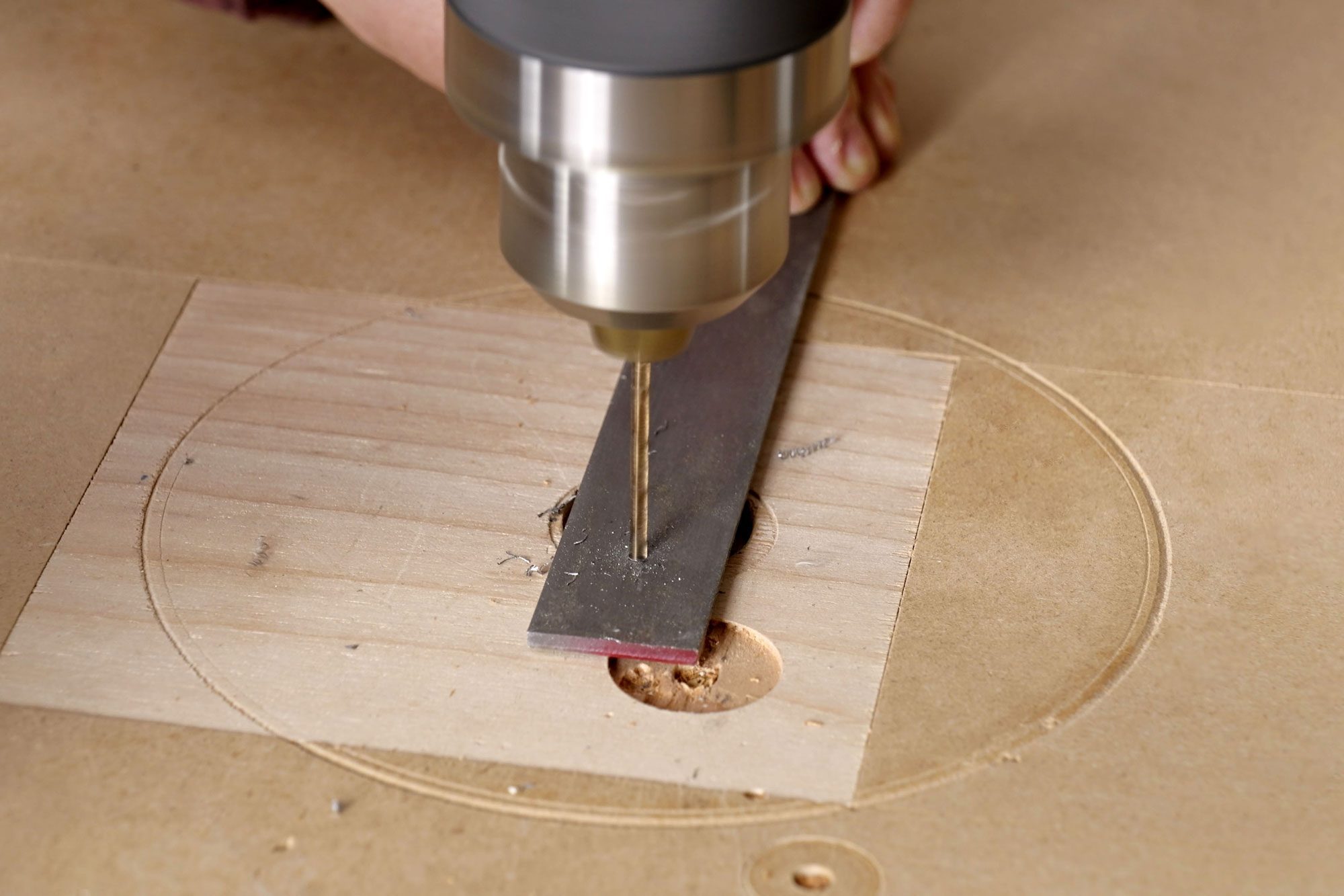 Drill, De Bur And Countersink Holes