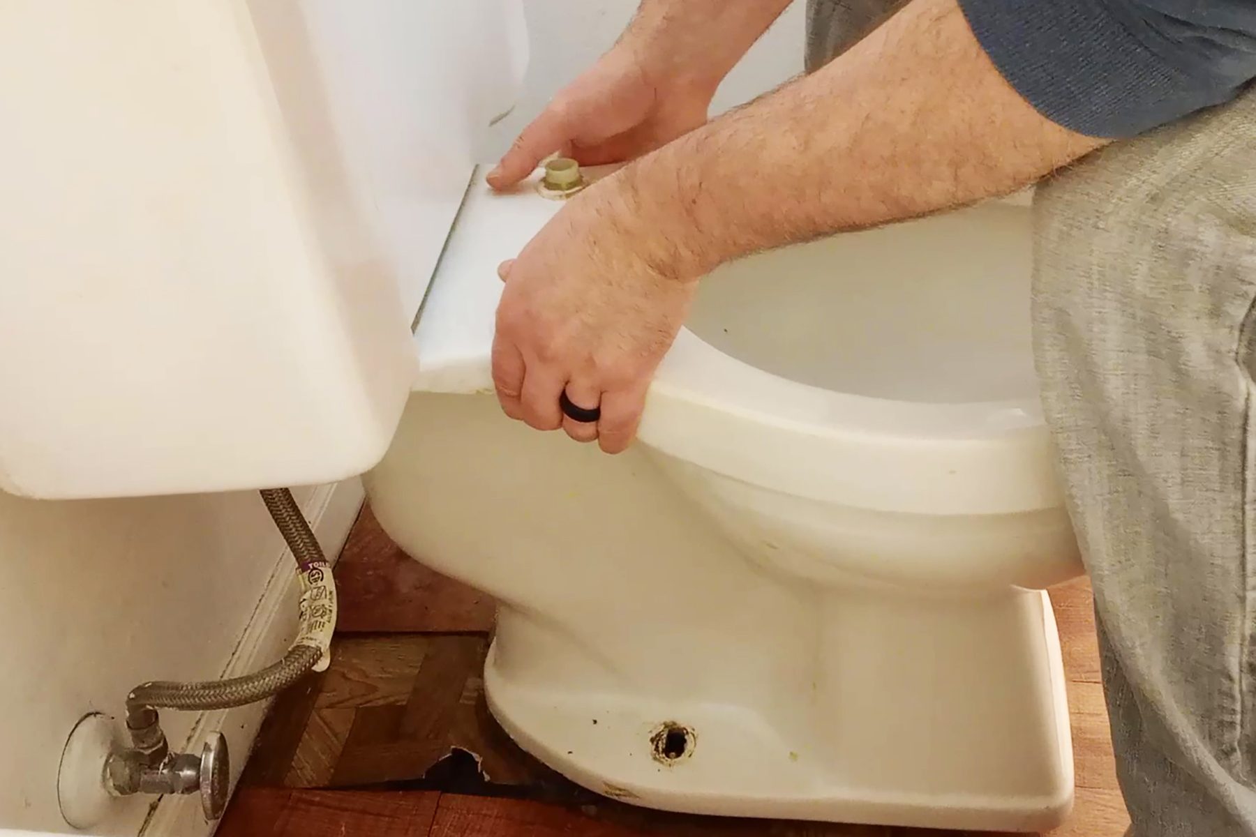 Pulling the toilet seat - removal