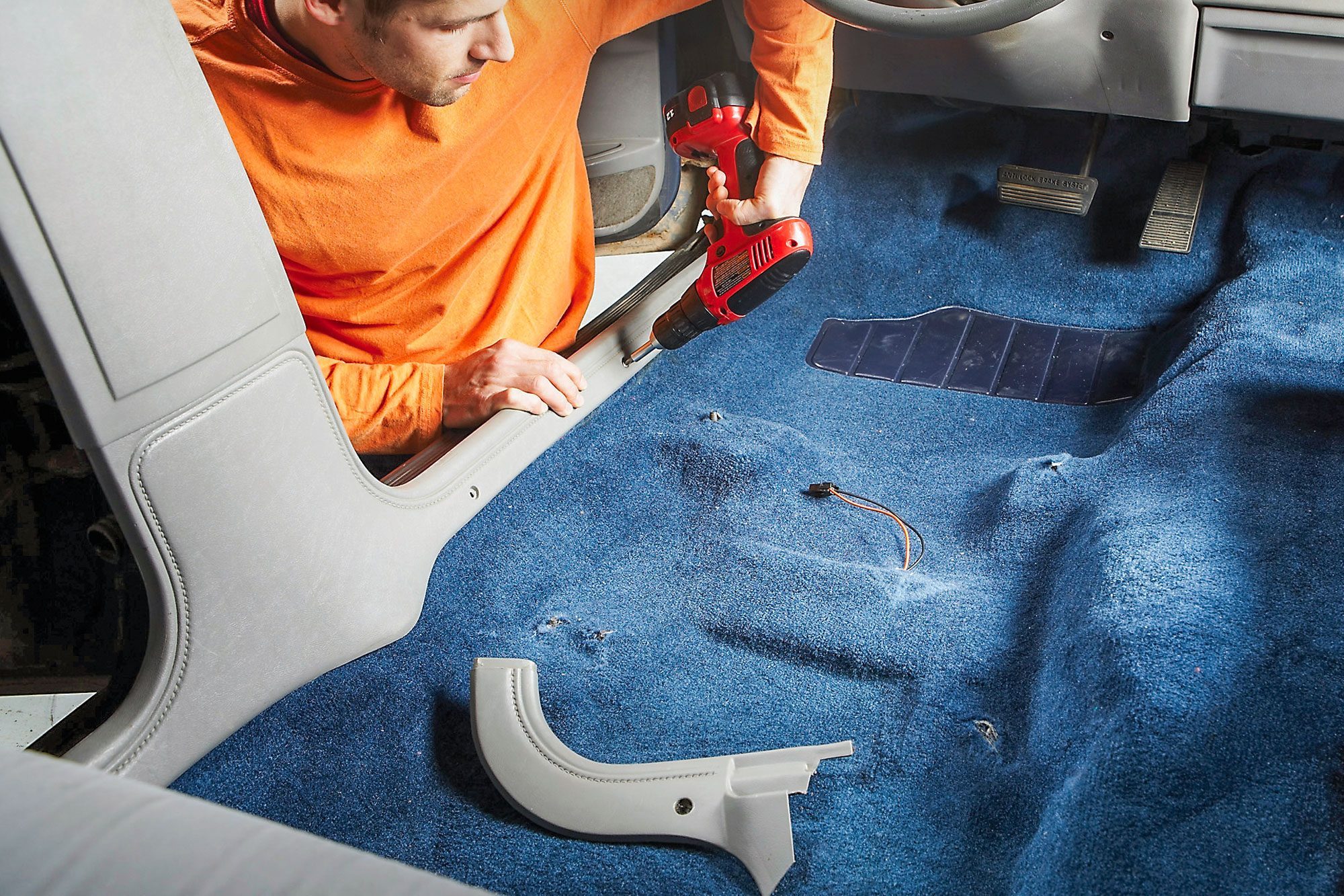 How To Replace The Carpet In Your Car Fh08mar 486 13 020 Ksedit