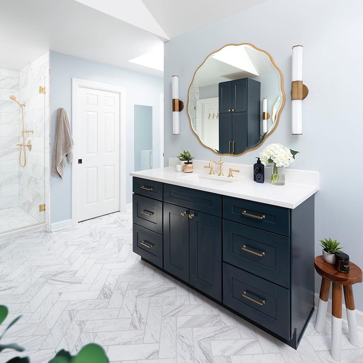 10 Blue Vanity Bathroom Ideas You'll Love Navy And Gold Chic