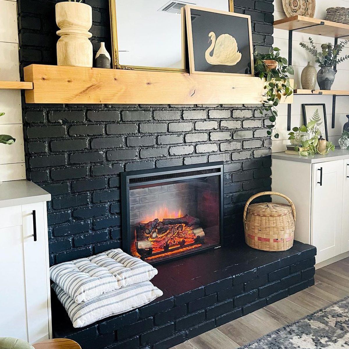 8 Fireplace Mantel Ideas Leaning Layers Courtesy @thebradfordhouse Instagram