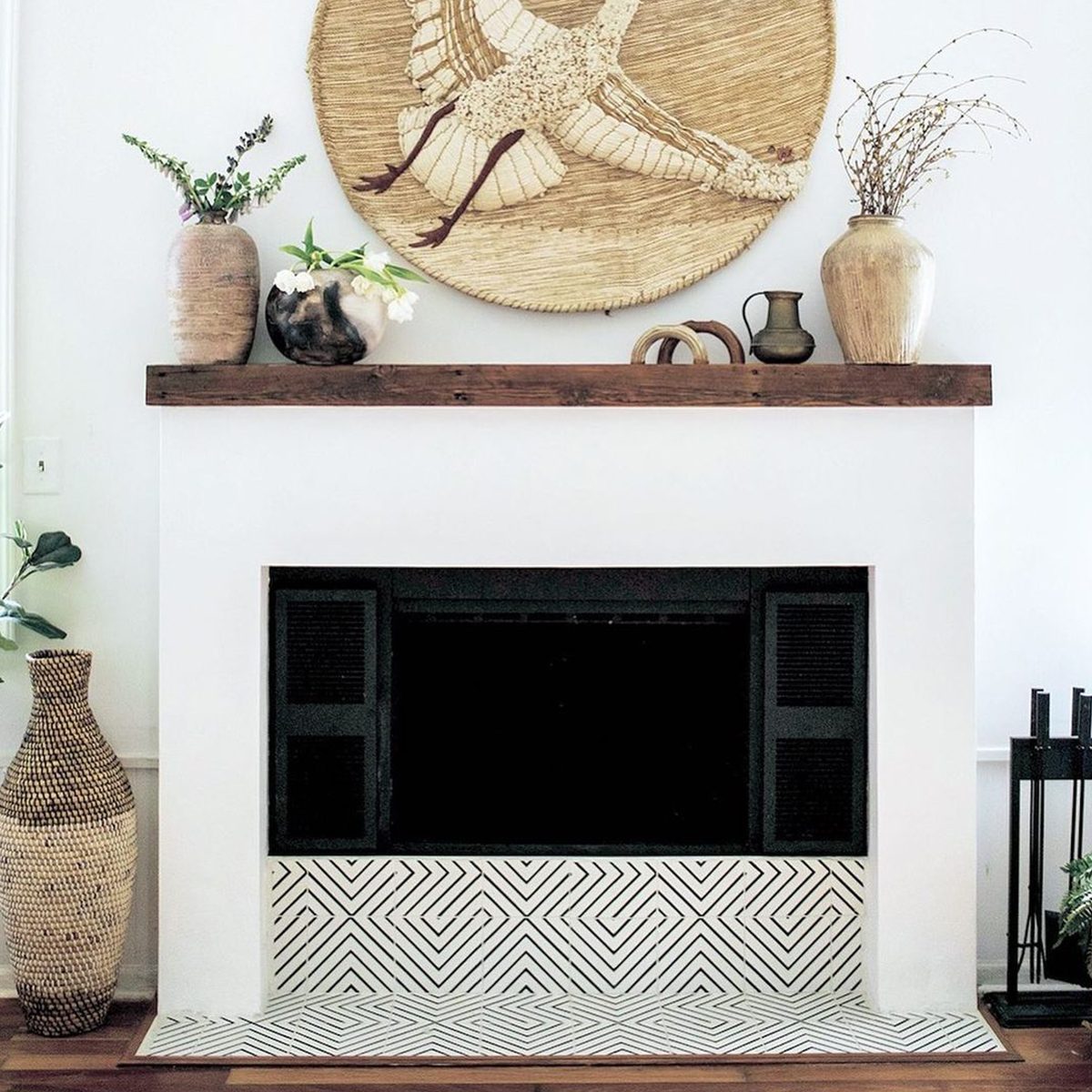 8 Fireplace Mantel Ideas Something Unique Courtesy @jourdanfairchild Instagram