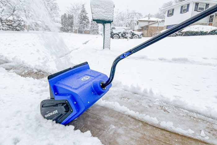 Snow Joe Cordless SS13