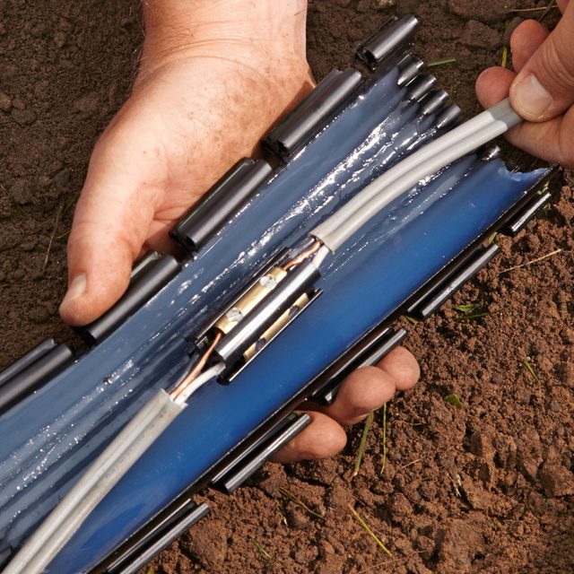 How To Splice Underground Wire Position The Splice On The Shield