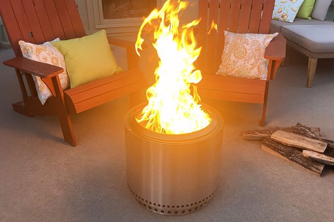 Solo-Stove placed on the frond yard of a house