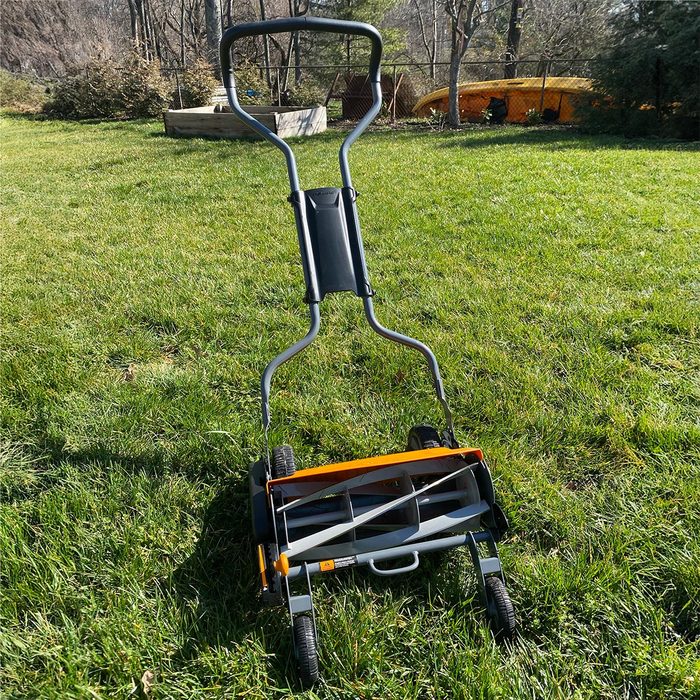 Fiskars 18 Inch Reel Lawn Mower