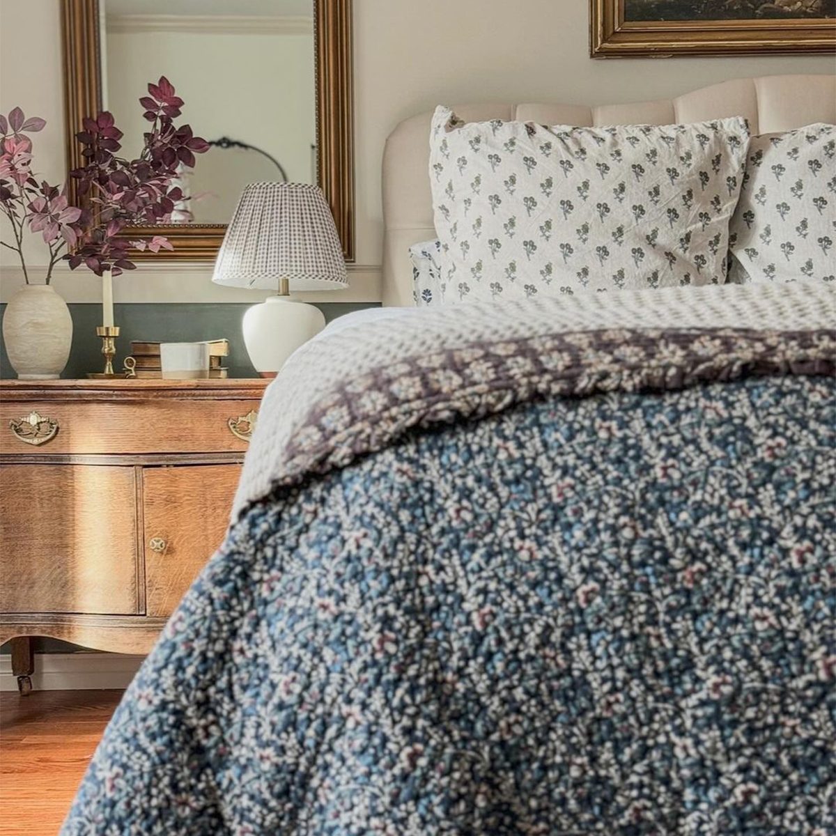 8 Cozy Cottagecore Bedroom Ideas Cozy Bedding  Courtesy @ruefer.heartandhome A