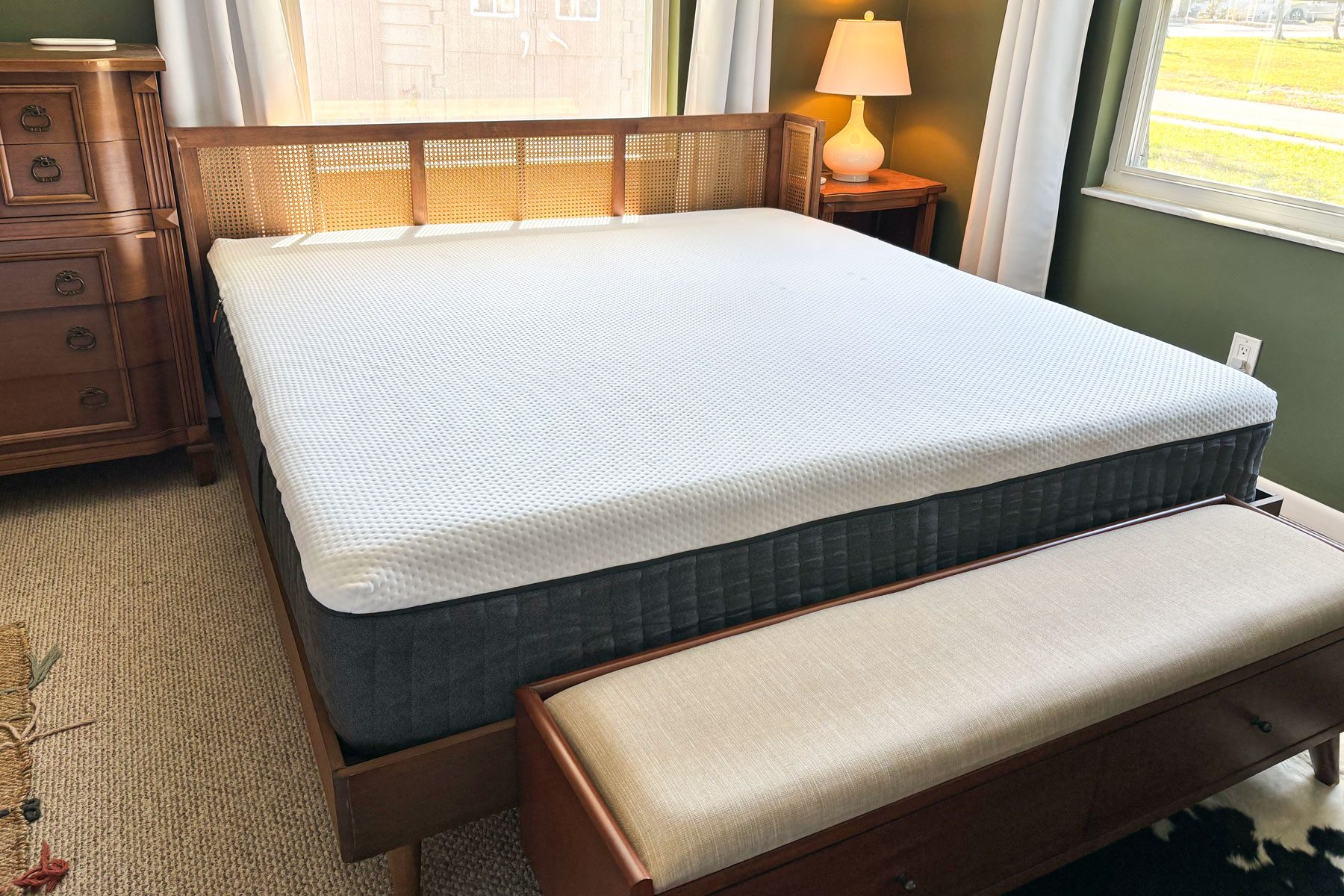 Fhma24 The Emma Hybrid Mattress Nicole Doster 02 Msedit