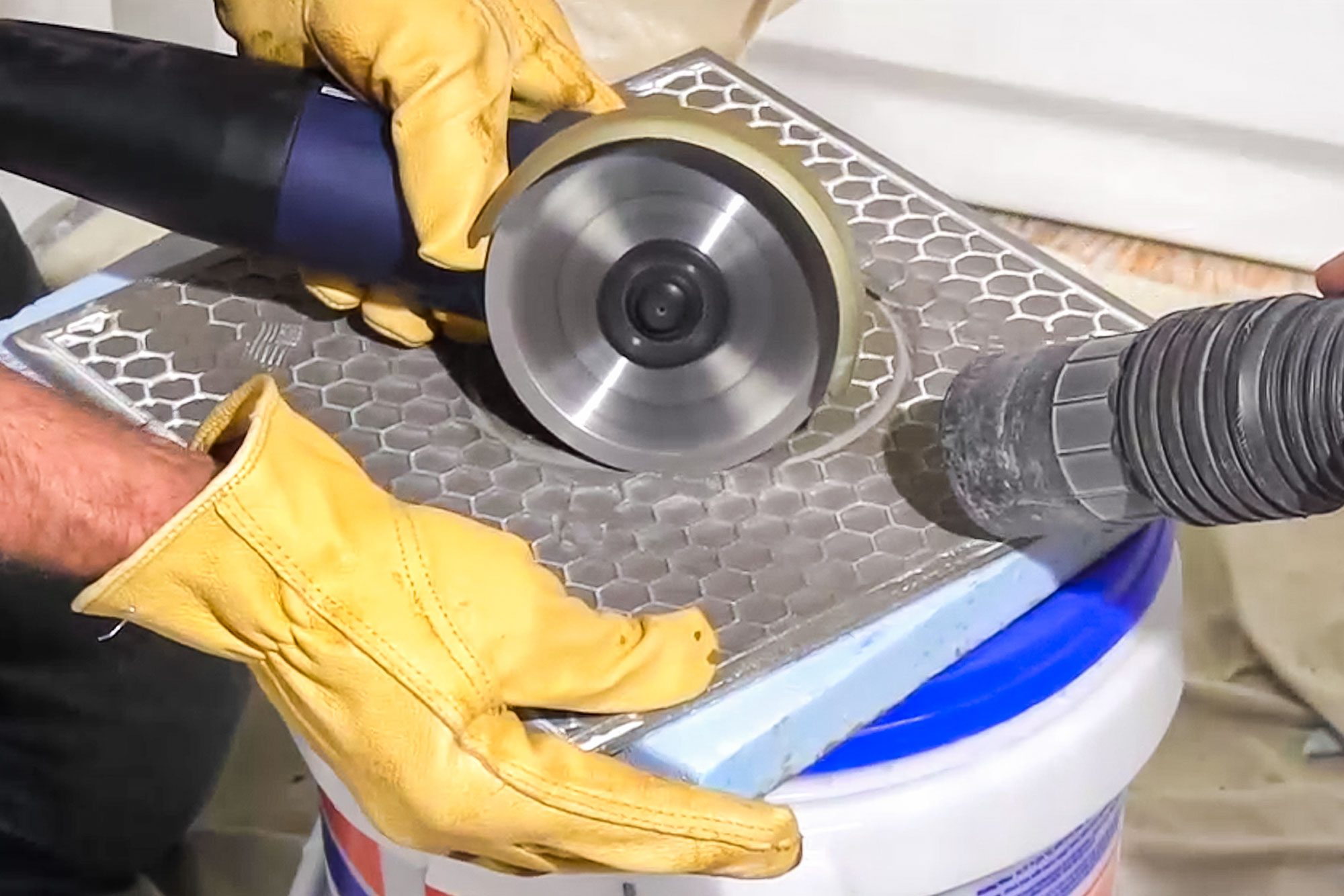 cutting tile with a grinder