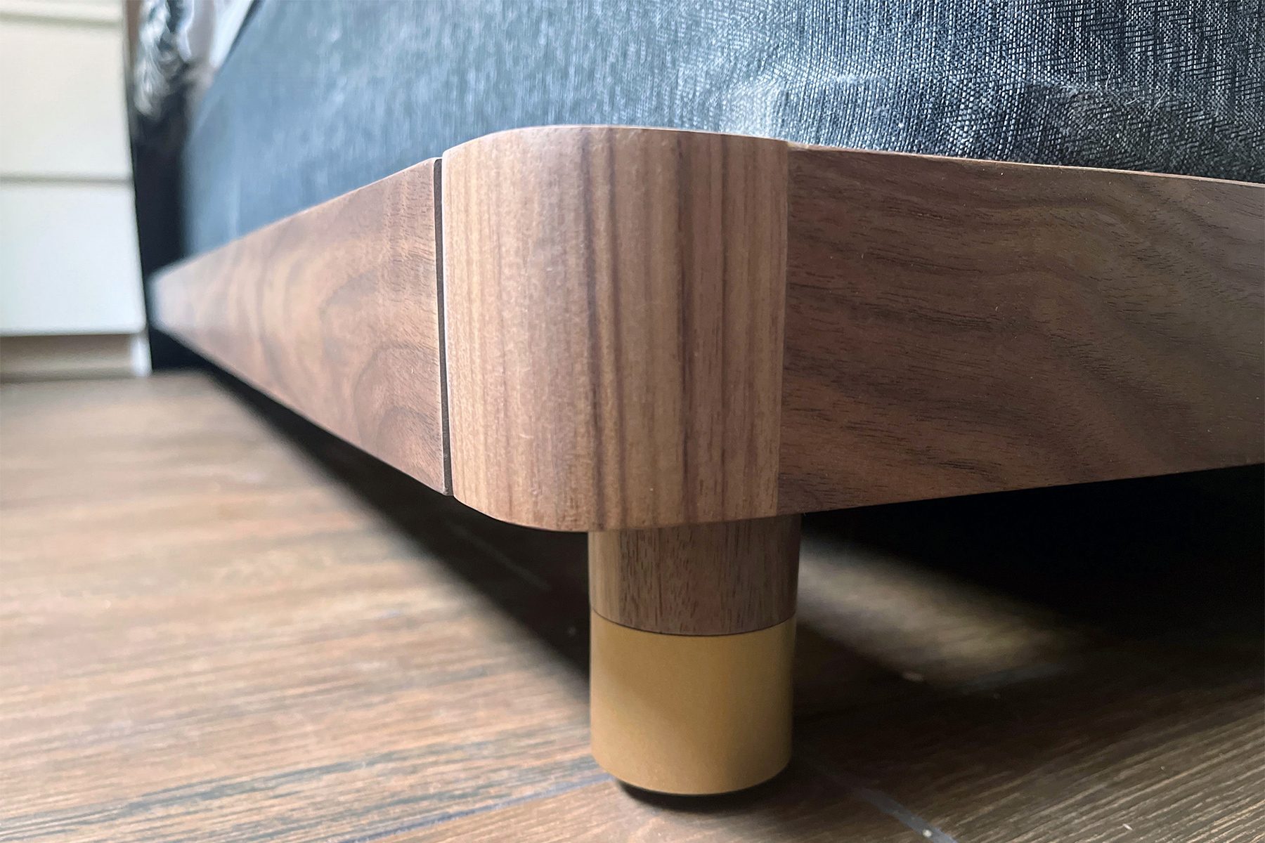 Avocado Malibu bed leg