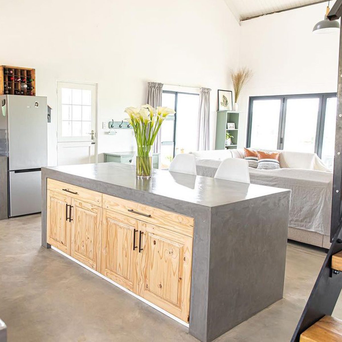 17 Inspiring Kitchen Island Ideas Highlight Mixed Materials