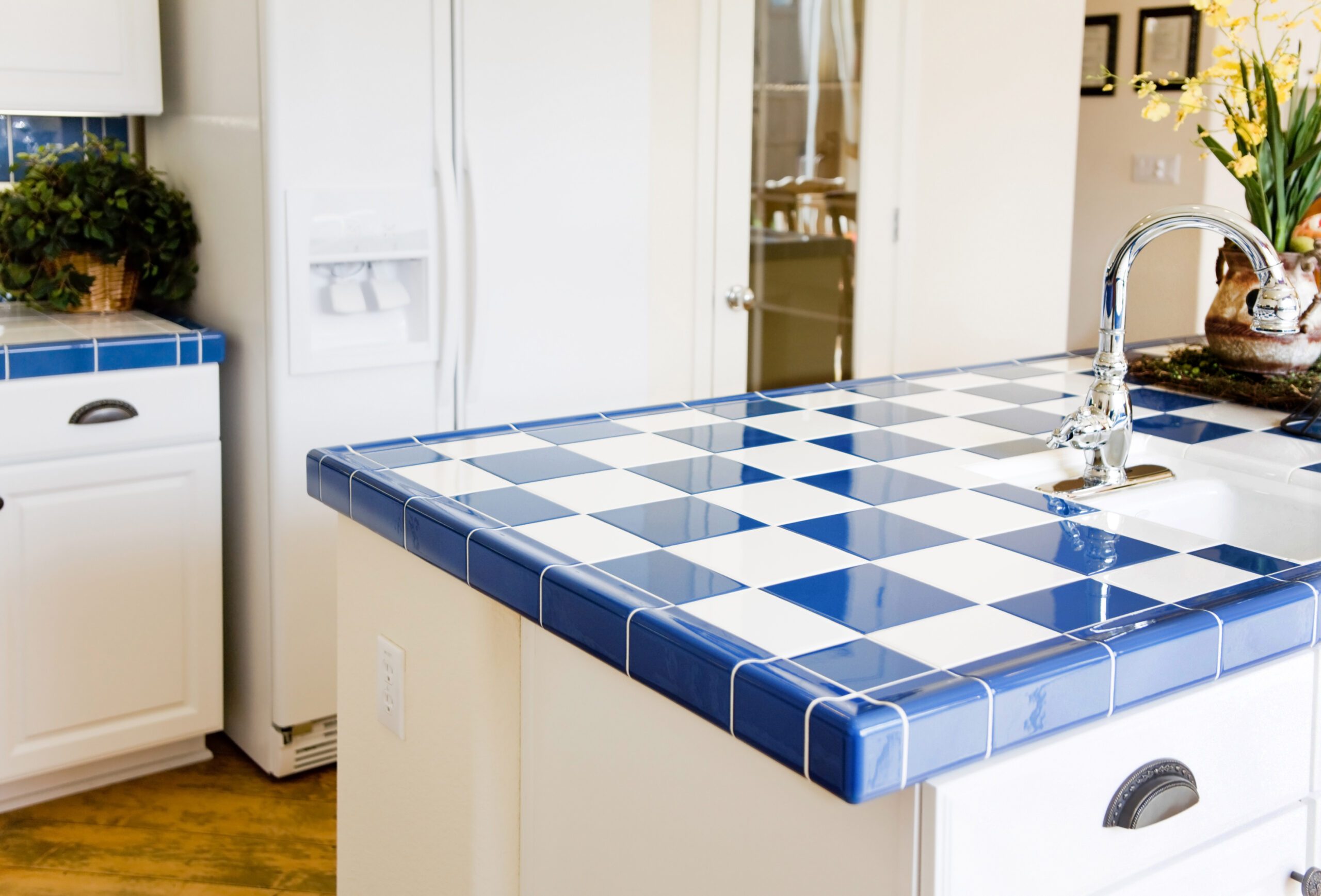 Can You Paint A Kitchen Countertop And Should You Gettyimages 173566389