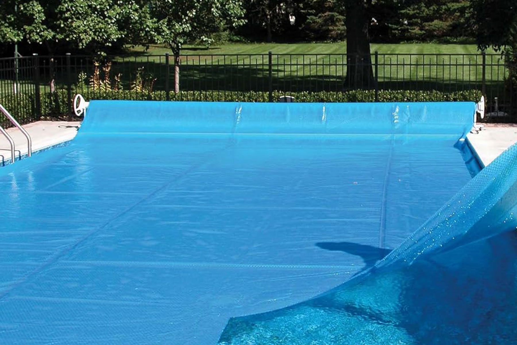 6 Best Solar Pool Covers to Trap in Heat