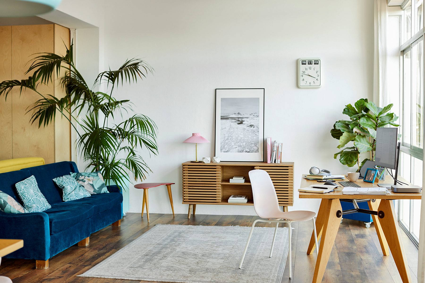 Best Way To Incorporate A Desk Into Your Living Area Gettyimages 1343517487