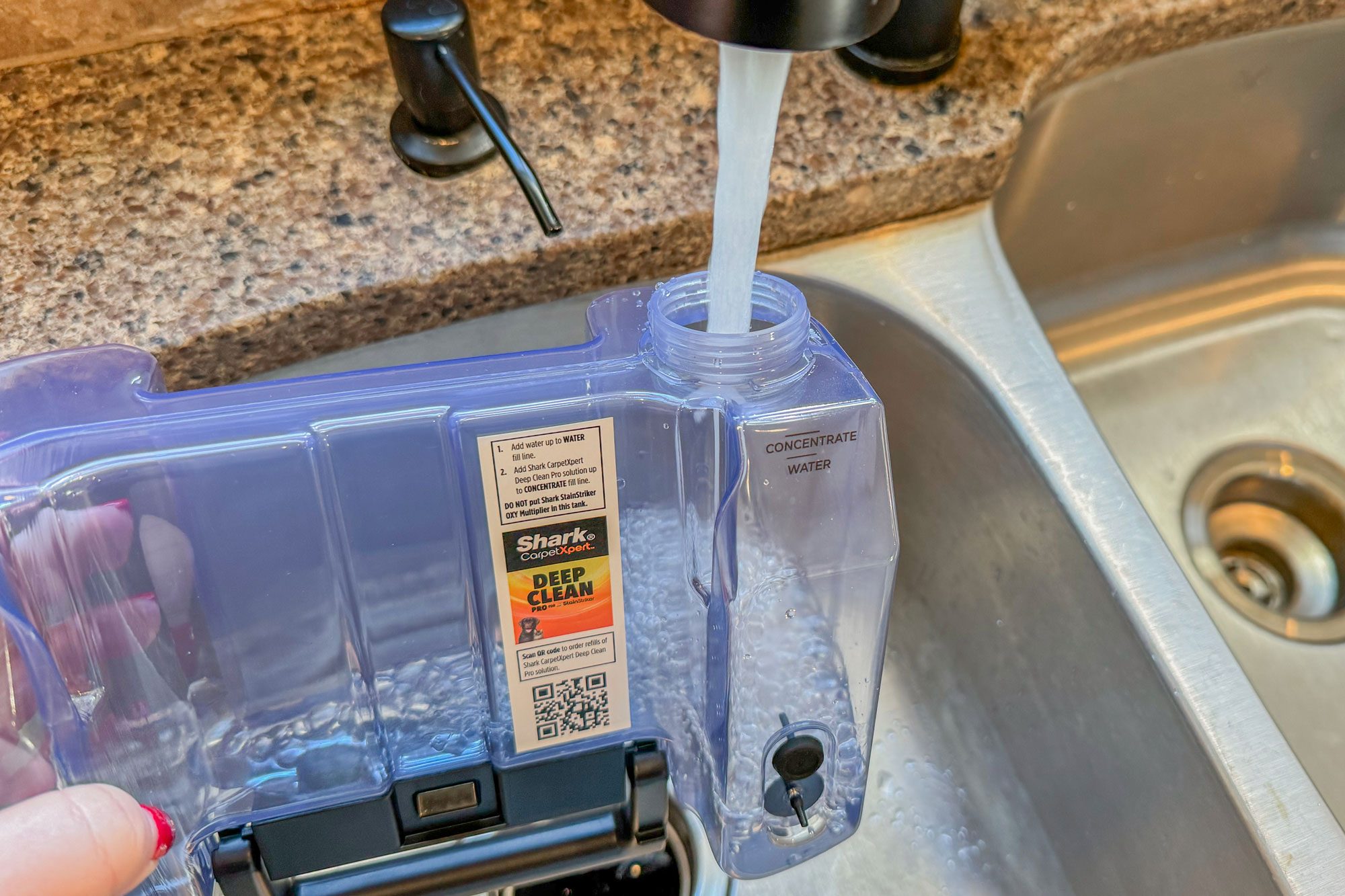 Shark Stainstriker filling water