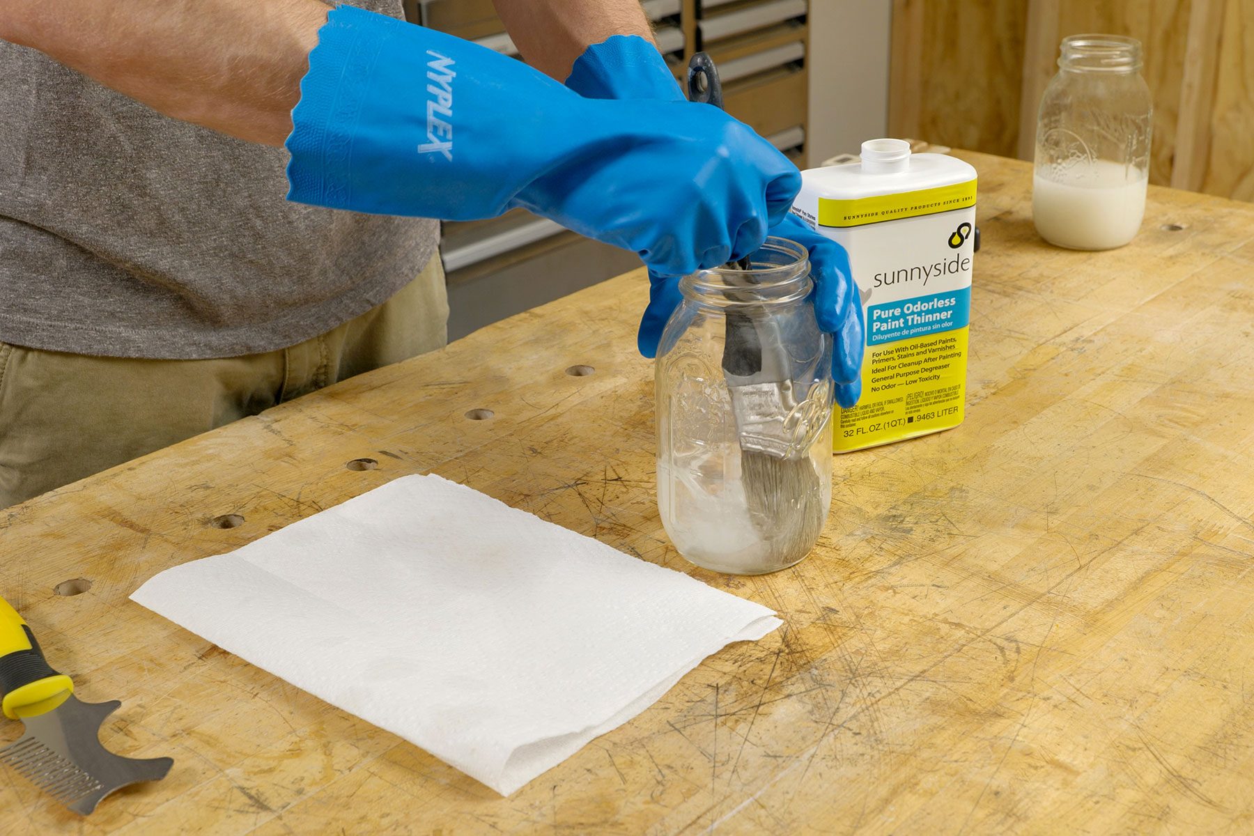 How To Clean Paint Brushes Fhmvs24 Pk 8 1 Cleaningpaintbrushesoilbased Step3